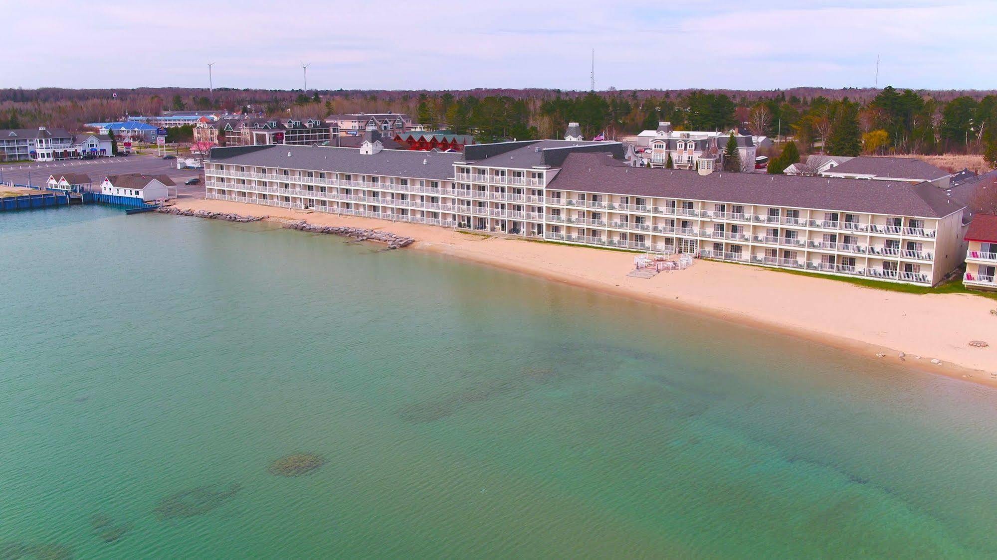 Hamilton Inn Select Beachfront Mackinaw City Exterior foto